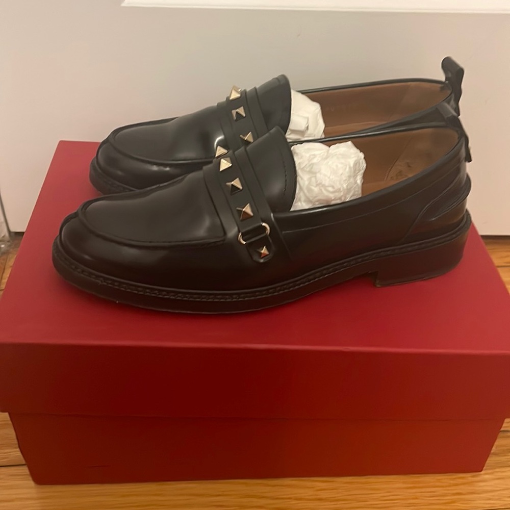 Valentino Garavani Rockstud Valentino Leather Loafers